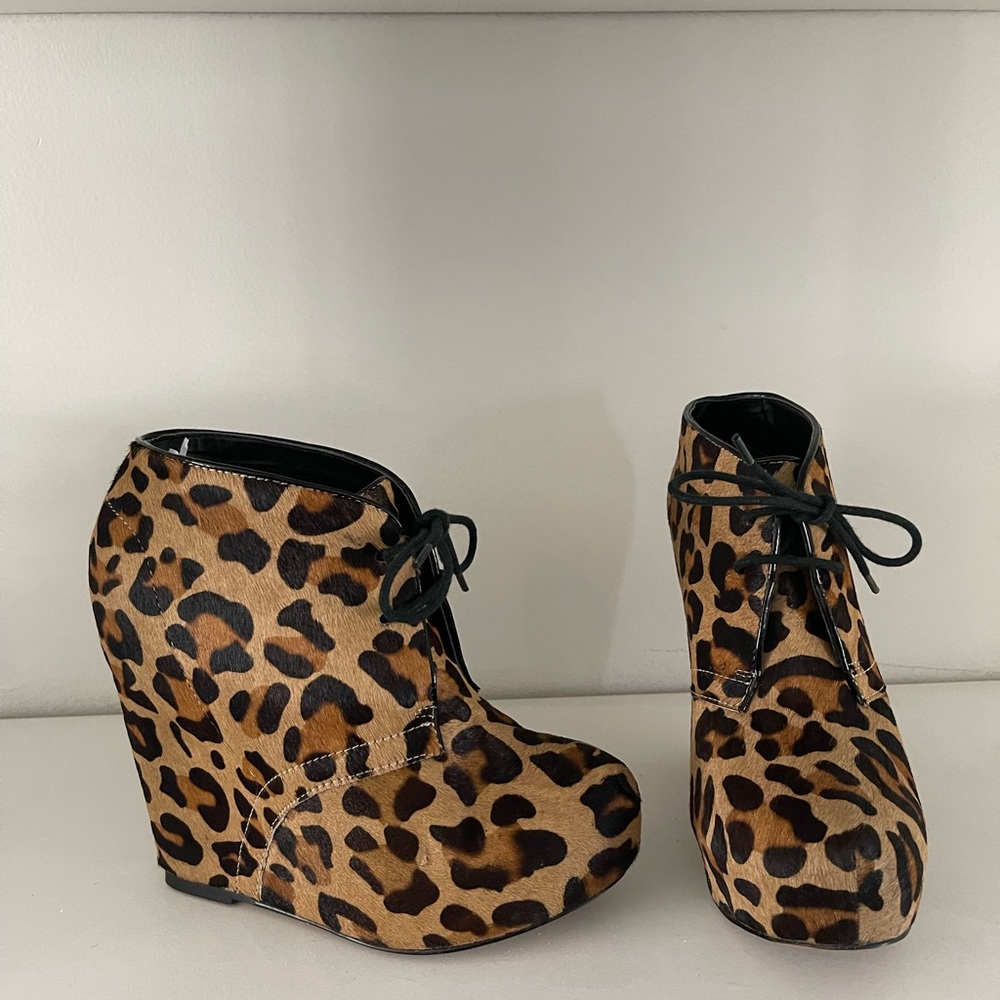 Leopard wedge heels